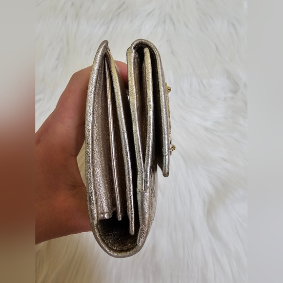 Gucci Metallic Gold Guccissima Leather Indy Continental Wallet - Picture 4 of 17